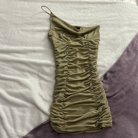 Beautiful green forever 21 dress - Picture 1 of 4